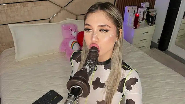 EmiilyHendriixx online show from 03-07-25, 11:49