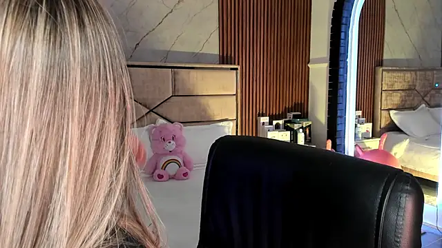 EmiilyHendriixx online show from 09-20-25, 08:14