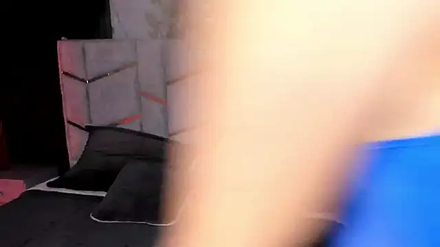 daniiphoeniixx online show from 12-22-25, 08:31