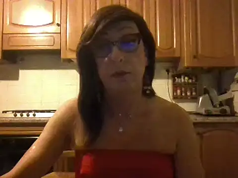 Snapshot of Tiabet chatting on 10-03-25, 12:17 Tiabet online show from 10-03-25, 12:17