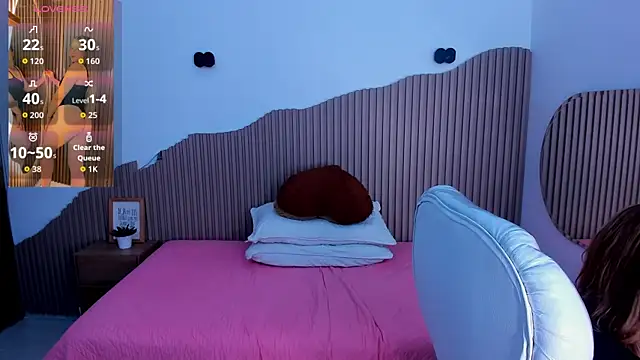 Annie kurt  online show from 11-07-25, 07:29