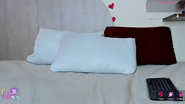 Annie kurt  online show from 03-03-26, 03:41