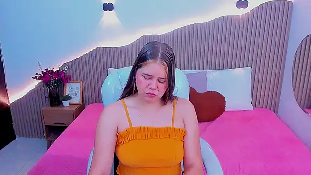 Annie kurt  online show from 09-19-25, 09:19