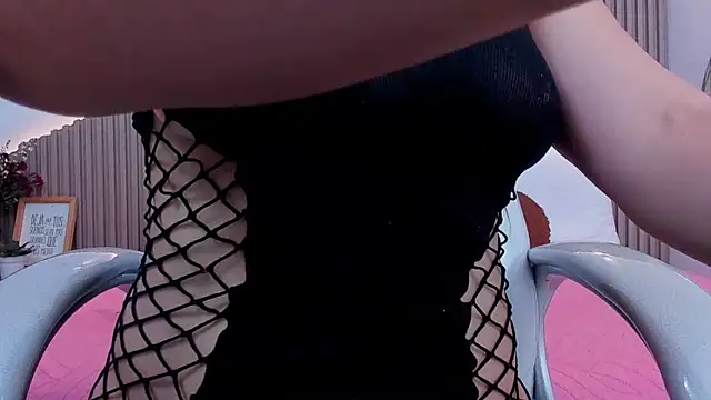 Annie kurt  online show from 09-18-25, 09:29