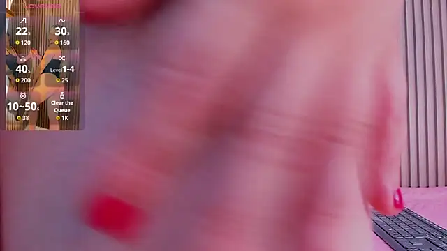 Annie kurt  online show from 10-18-25, 08:22