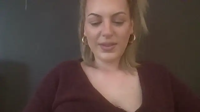 Snapshot of Gigi-Honey chatting on 10-12-25, 09:10 Gigi-Honey online show from 10-12-25, 09:10