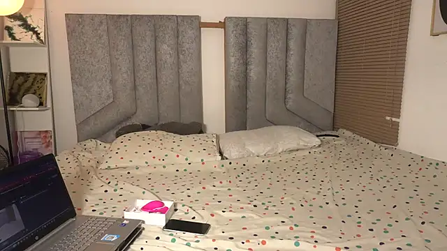 womantall99 online show from 03-09-26, 11:58