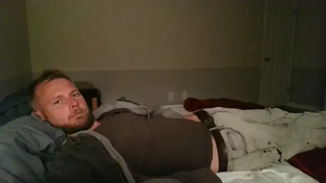 Snapshot of bjay1210 chatting on 12-21-25, 04:47 bjay1210 online show from 12-21-25, 04:47