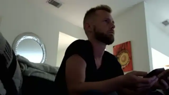 Snapshot of bjay1210 chatting on 11-01-25, 11:20 bjay1210 online show from 11-01-25, 11:20