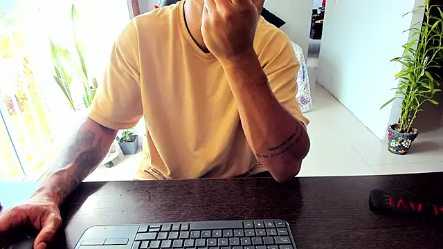 Adam Valenciia online show from 11-09-25, 08:02