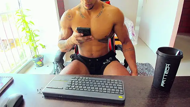 Snapshot of Adam_Valenciia chatting on 09-21-25, 02:55 Adam Valenciia online show from 09-21-25, 02:55