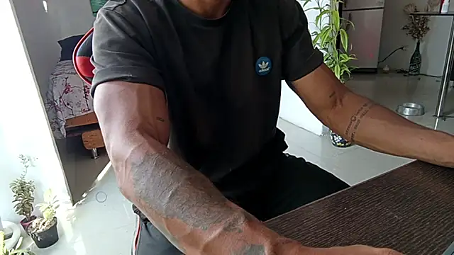 Adam Valenciia online show from 02-12-26, 09:14