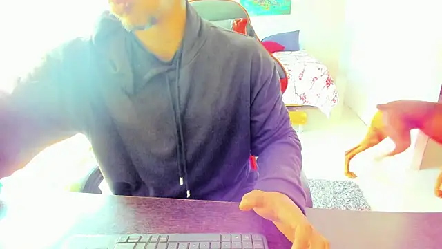 Snapshot of Adam_Valenciia chatting on 10-09-25, 05:35 Adam Valenciia online show from 10-09-25, 05:35