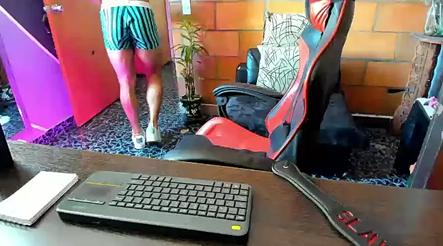 Snapshot of Adam_Valenciia chatting on 02-17-25, 04:28 Adam Valenciia online show from 02-17-25, 04:28