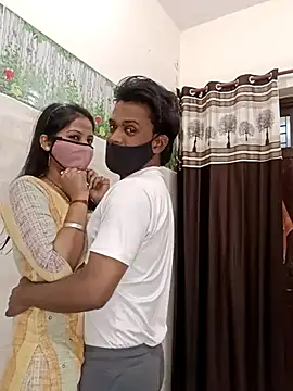 Snapshot of Best-Couple chatting on 02-22-25, 12:29 Best-Couple online show from 02-22-25, 12:29