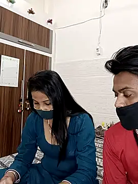 Snapshot of Best-Couple chatting on 03-06-25, 08:52 Best-Couple online show from 03-06-25, 08:52