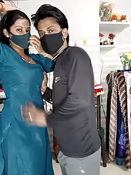 Snapshot of Best-Couple chatting on 02-17-25, 05:25 Best-Couple online show from 02-17-25, 05:25