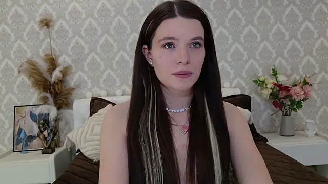 Nellie Medina online show from 03-04-25, 02:27