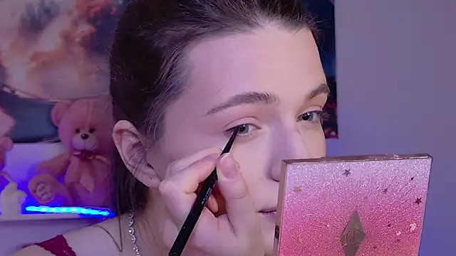 Snapshot of Nellie_Medina chatting on 02-17-26, 07:11 Nellie Medina online show from 02-17-26, 07:11