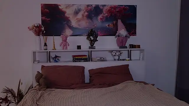 Nellie Medina online show from 10-14-25, 11:14