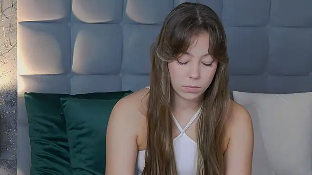 TheEmma online show from 02-08-26, 01:53