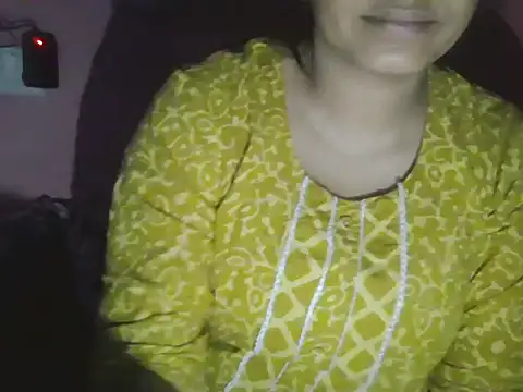 Snapshot of Hot-shanvi chatting on 10-27-25, 12:33 Hot-shanvi online show from 10-27-25, 12:33