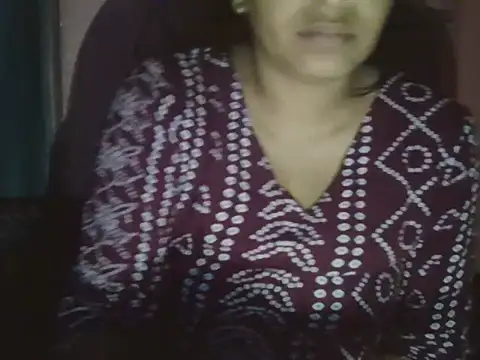 Snapshot of Hot-shanvi chatting on 10-08-25, 04:40 Hot-shanvi online show from 10-08-25, 04:40