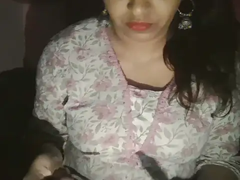 Snapshot of Hot-shanvi chatting on 04-30-26, 11:42 Hot-shanvi online show from 04-30-26, 11:42
