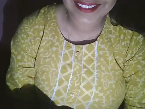 Snapshot of Hot-shanvi chatting on 06-05-26, 11:54 Hot-shanvi online show from 06-05-26, 11:54