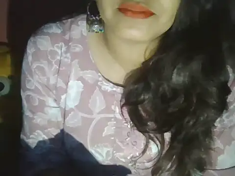 Snapshot of Hot-shanvi chatting on 04-28-26, 04:22 Hot-shanvi online show from 04-28-26, 04:22