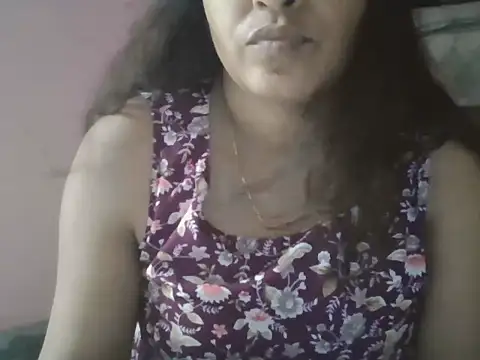 Snapshot of Hot-shanvi chatting on 07-12-26, 06:14 Hot-shanvi online show from 07-12-26, 06:14