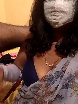 Snapshot of Rathi22 chatting on 05-20-26, 02:36 Rathi22 online show from 05-20-26, 02:36