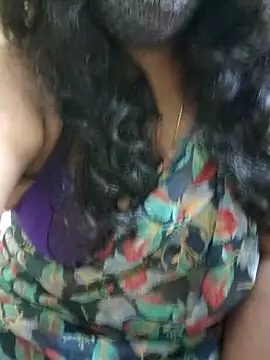 Snapshot of Rathi22 chatting on 10-25-25, 02:28 Rathi22 online show from 10-25-25, 02:28