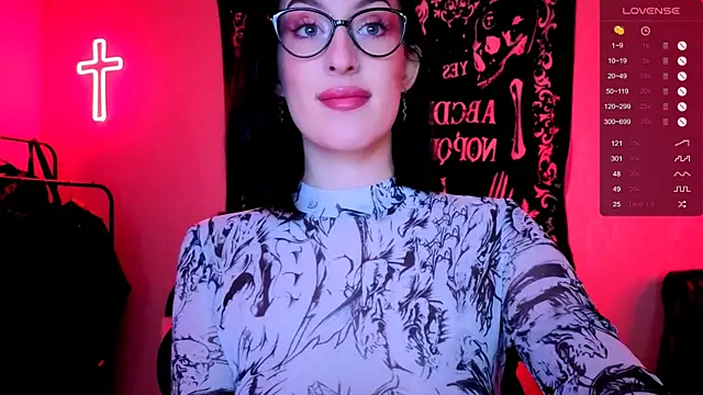 Snapshot of Miss_Alice__ chatting on 09-19-25, 11:31 Miss Alice online show from 09-19-25, 11:31