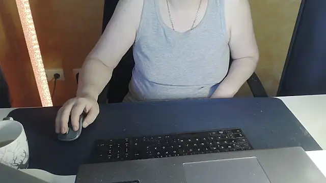 Snapshot of Sweet_Phoenix chatting on 06-17-26, 06:24 Sweet Phoenix online show from 06-17-26, 06:24