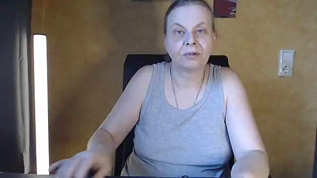 Sweet Phoenix online show from 10-05-25, 01:02