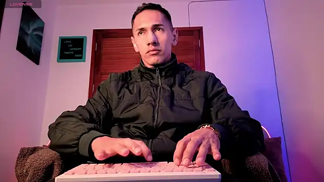 Joylopez fit online show from 04-15-26, 11:05