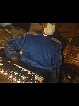 dominatingblacklove online show from 12-17-25, 04:23