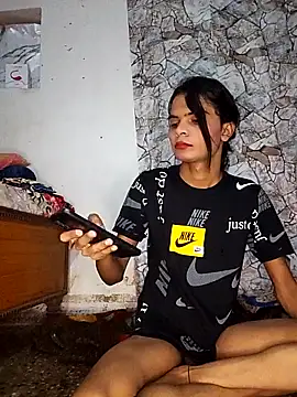 Snapshot of Enna_Zarza_ chatting on 10-07-25, 06:14 Enna Zarza  online show from 10-07-25, 06:14