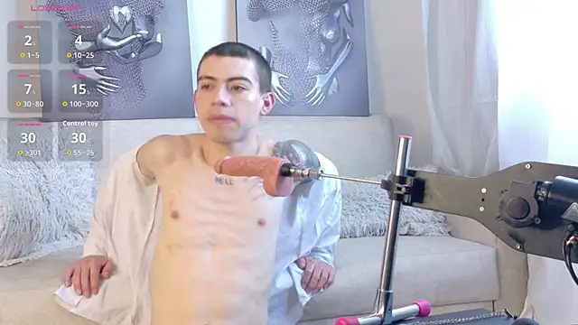 Snapshot of Henophiid chatting on 11-30-25, 01:01 Henophiid online show from 11-30-25, 01:01