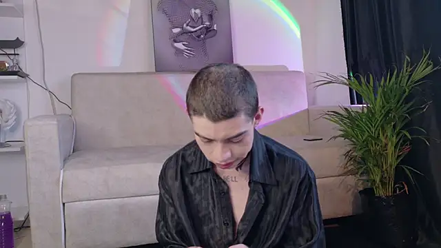 Snapshot of Henophiid chatting on 12-04-25, 10:20 Henophiid online show from 12-04-25, 10:20