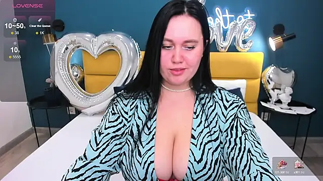 Snapshot of GloriaBates chatting on 02-16-25, 12:41 GloriaBates online show from 02-16-25, 12:41