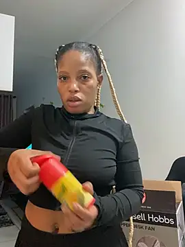 Snapshot of Thando04 chatting on 02-05-26, 05:42 Thando04 online show from 02-05-26, 05:42