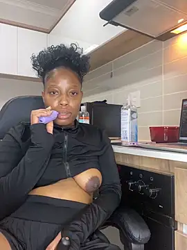 Thando04 online show from 09-18-25, 05:16