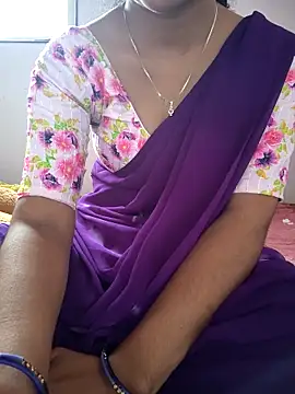 lovelygirl4567 online show from 04-18-26, 05:21