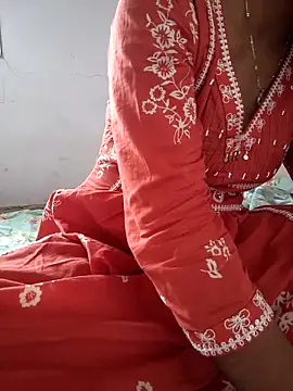 lovelygirl4567 online show from 04-30-26, 05:03