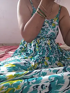 lovelygirl4567 online show from 05-14-26, 06:10