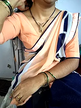 lovelygirl4567 online show from 01-06-26, 05:33