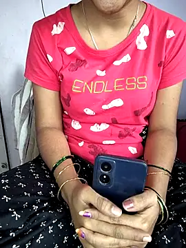 Snapshot of lovelygirl4567 chatting on 02-01-26, 10:57 lovelygirl4567 online show from 02-01-26, 10:57