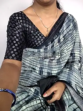 lovelygirl4567 online show from 03-07-26, 07:48